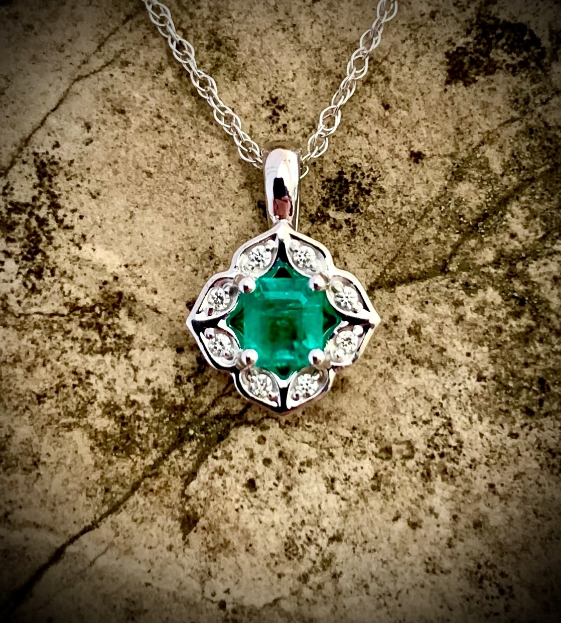 Emerald &Amp;Amp; Diamond Pendant14K White Gold