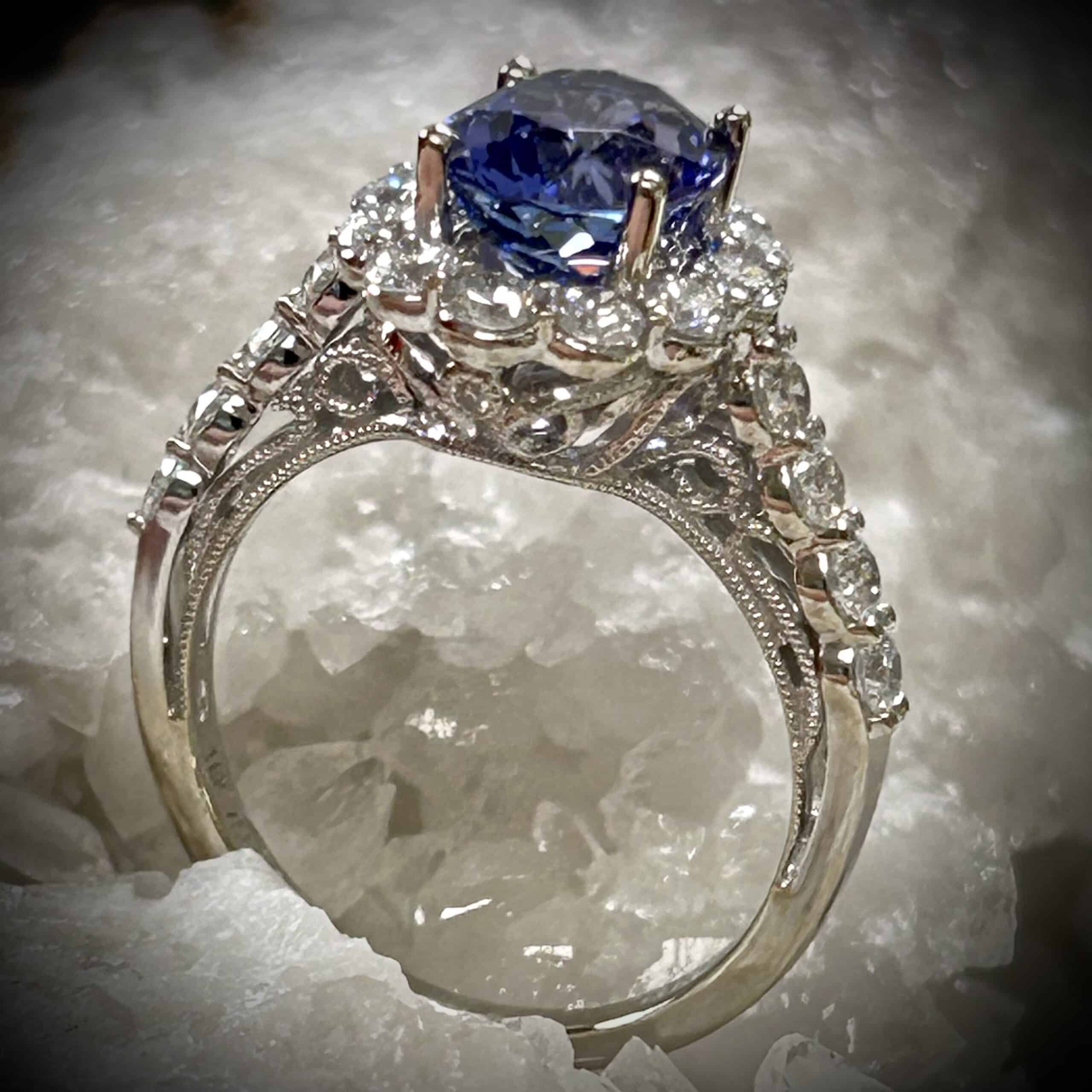Stunning 2.59 Carats Tanzanite And 1.14 Carats Diamonds In 18K White Gold - Side View