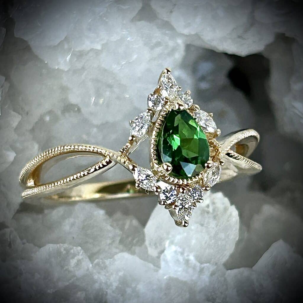 Elegant 14K Gold Ring Featuring Vivid Green Tsavorite Garnet And Diamonds